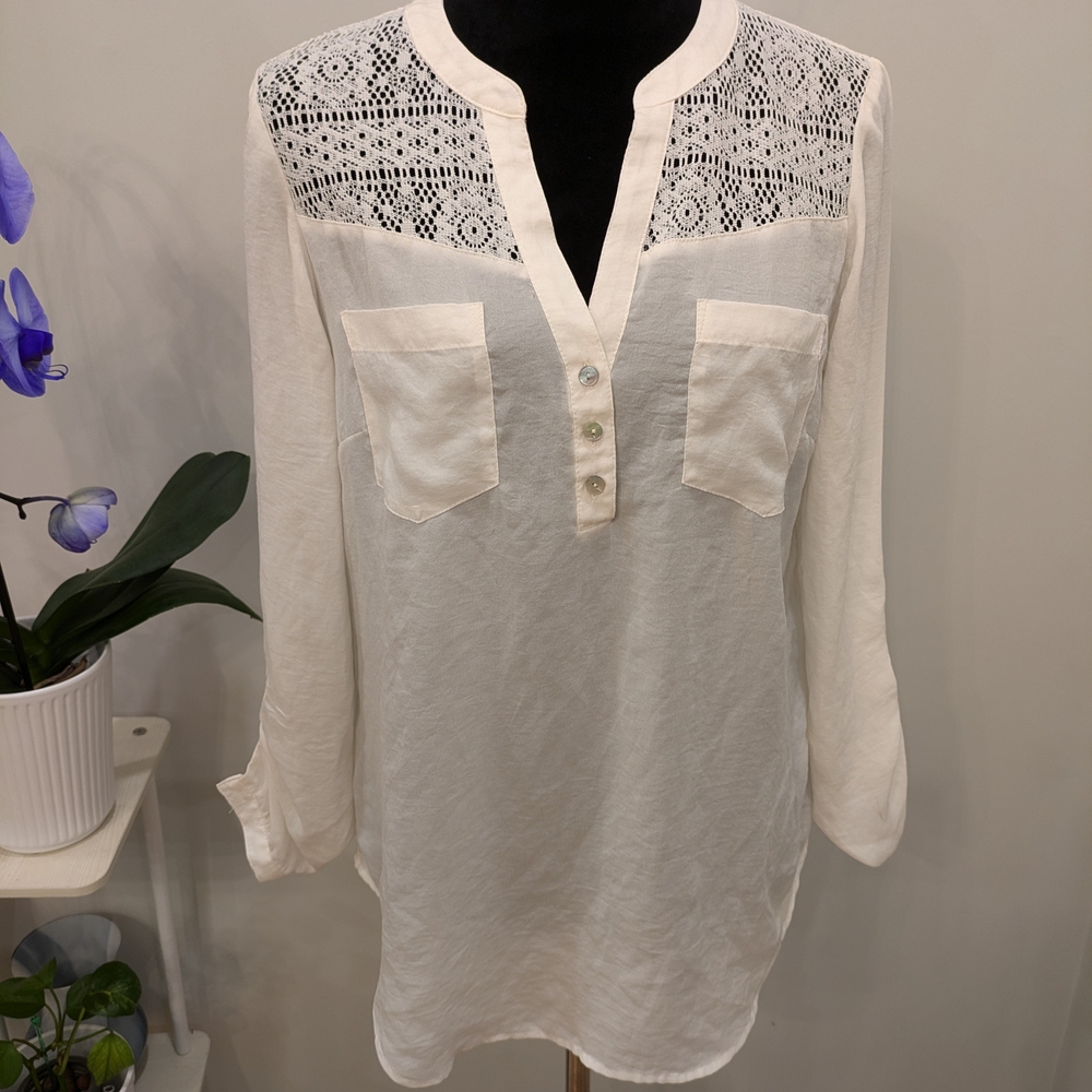 Express Cream 3/4 Sleeve Mandarin Collar Blouse Size Medium